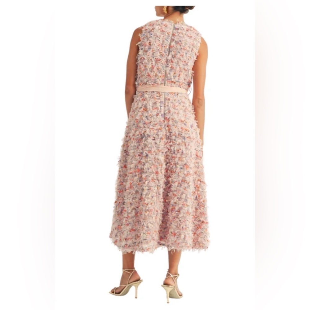 Elegant Pink Feather Mesh
Dress with Bow - Picture 4 of 13